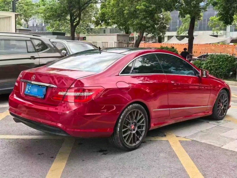 广州13年奔驰E8