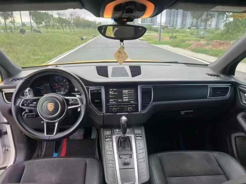 珠海14年保时捷Macan5