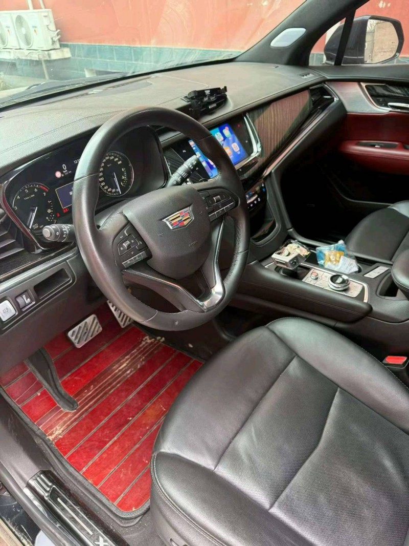 张家口20年凯迪拉克XT65