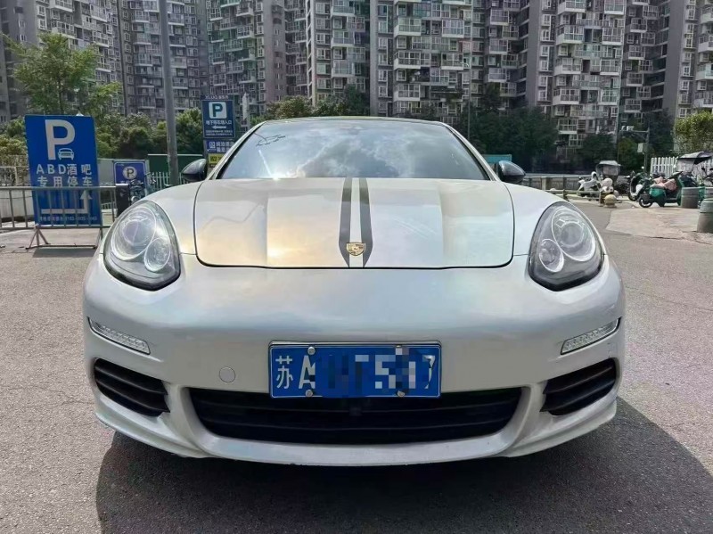 泸州13年保时捷帕拉梅拉1