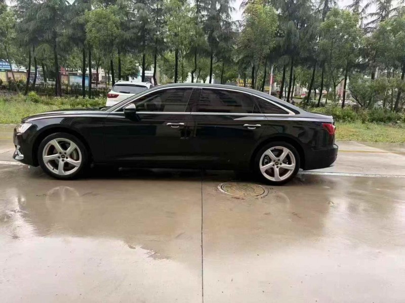 济宁24年奥迪A6L8