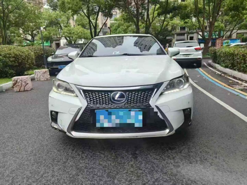 绍兴14年凯迪拉克CT61