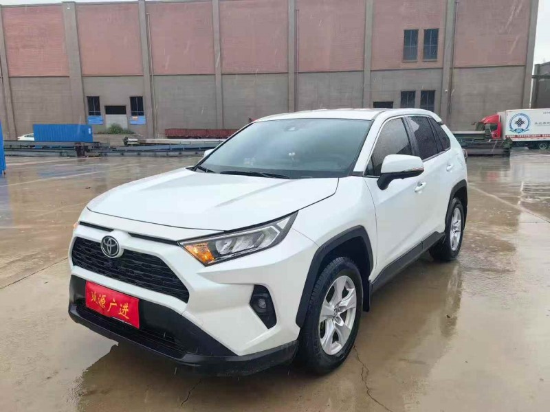 新乡25年丰田RAV4荣放3