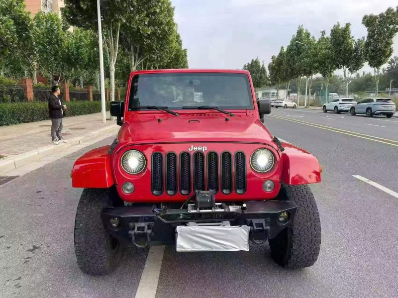 新乡15年Jeep牧马人1