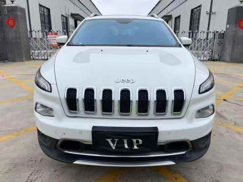 潍坊16年Jeep自由光1