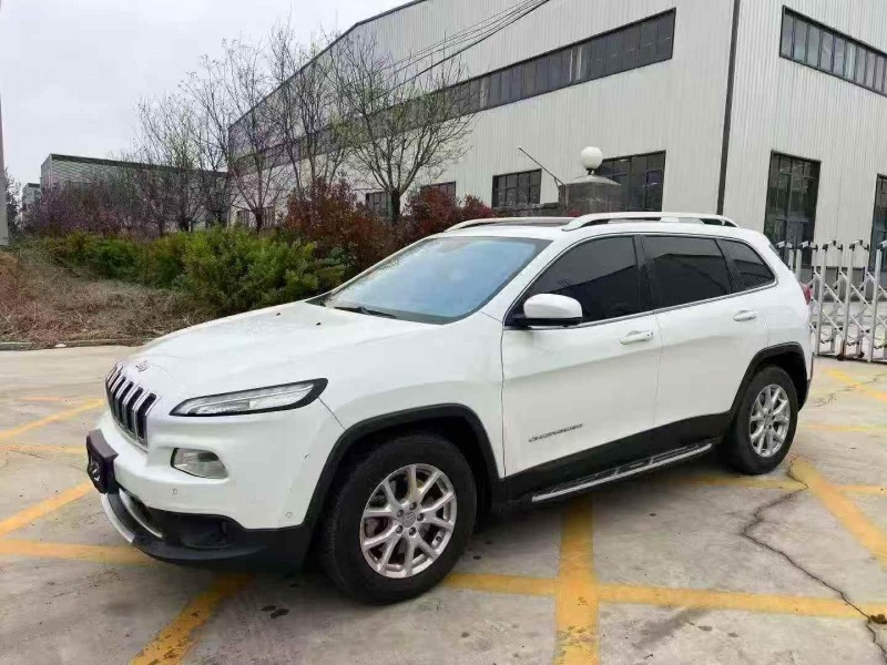 潍坊16年Jeep自由光3