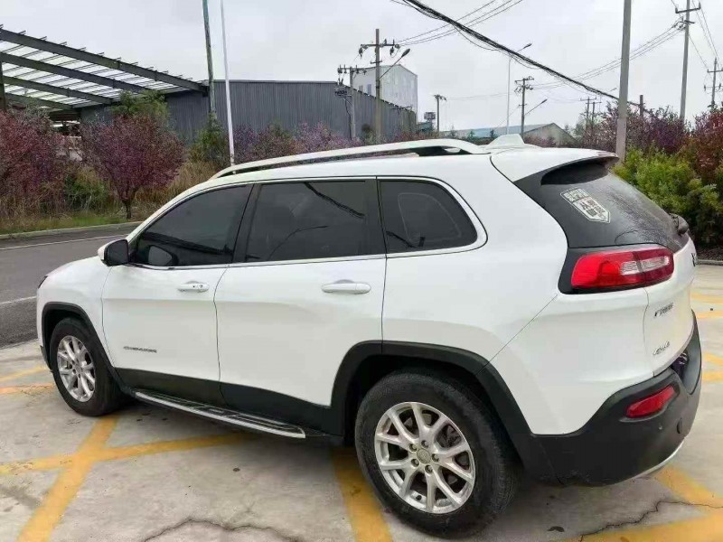 潍坊16年Jeep自由光6