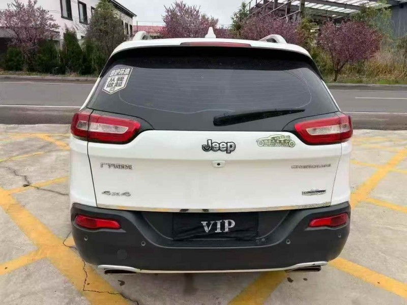 潍坊16年Jeep自由光7