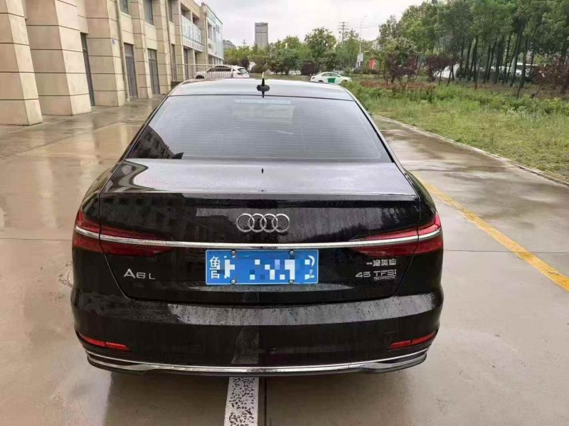 济宁24年奥迪A6L8