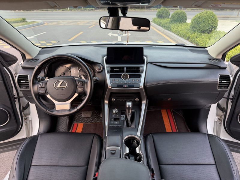 济宁18年雷克萨斯NX8