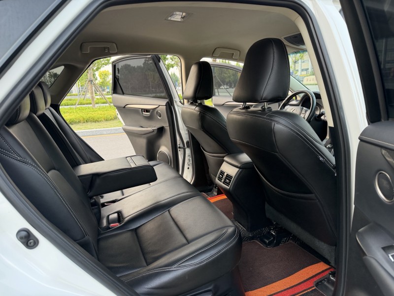 济宁18年雷克萨斯NX9