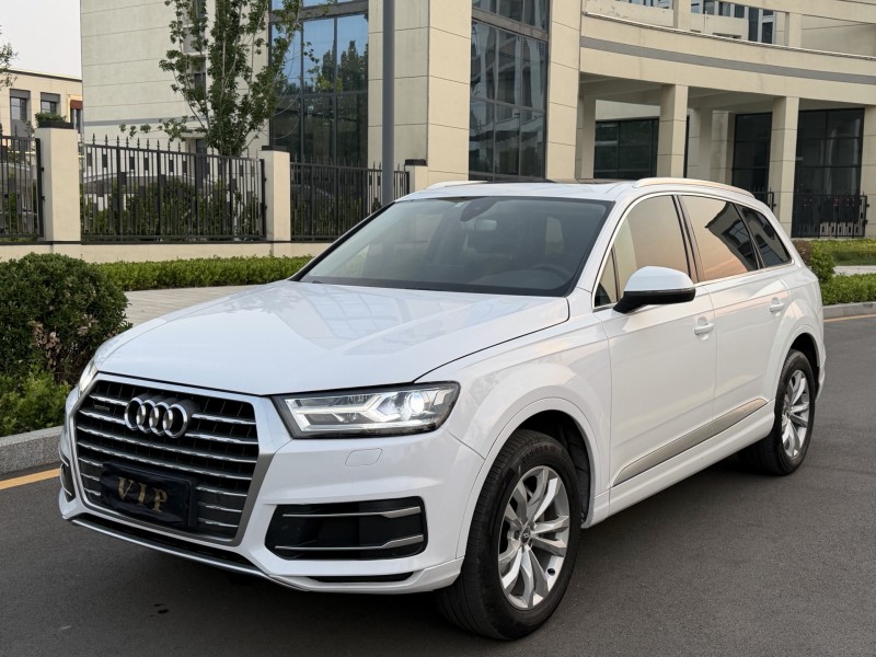 济宁17年奥迪Q72