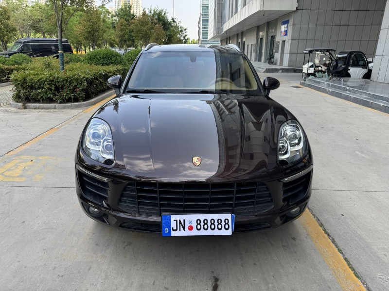 济宁15年保时捷Macan1