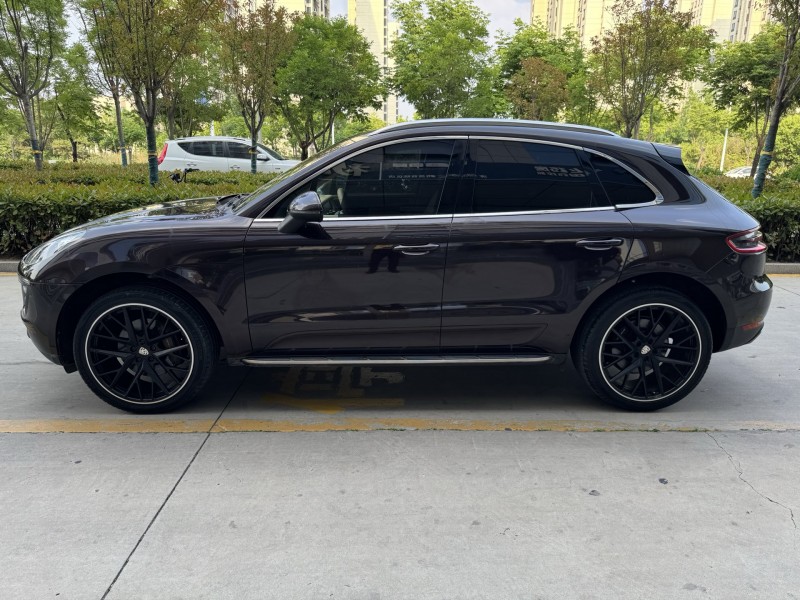 济宁15年保时捷Macan3
