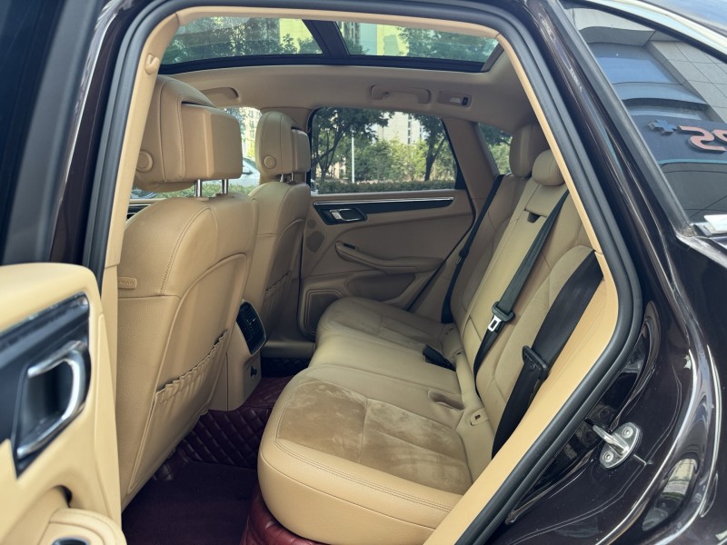 济宁15年保时捷Macan4