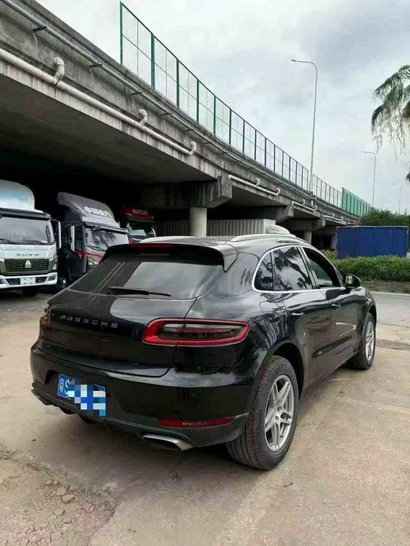 佛山17年保时捷Macan7