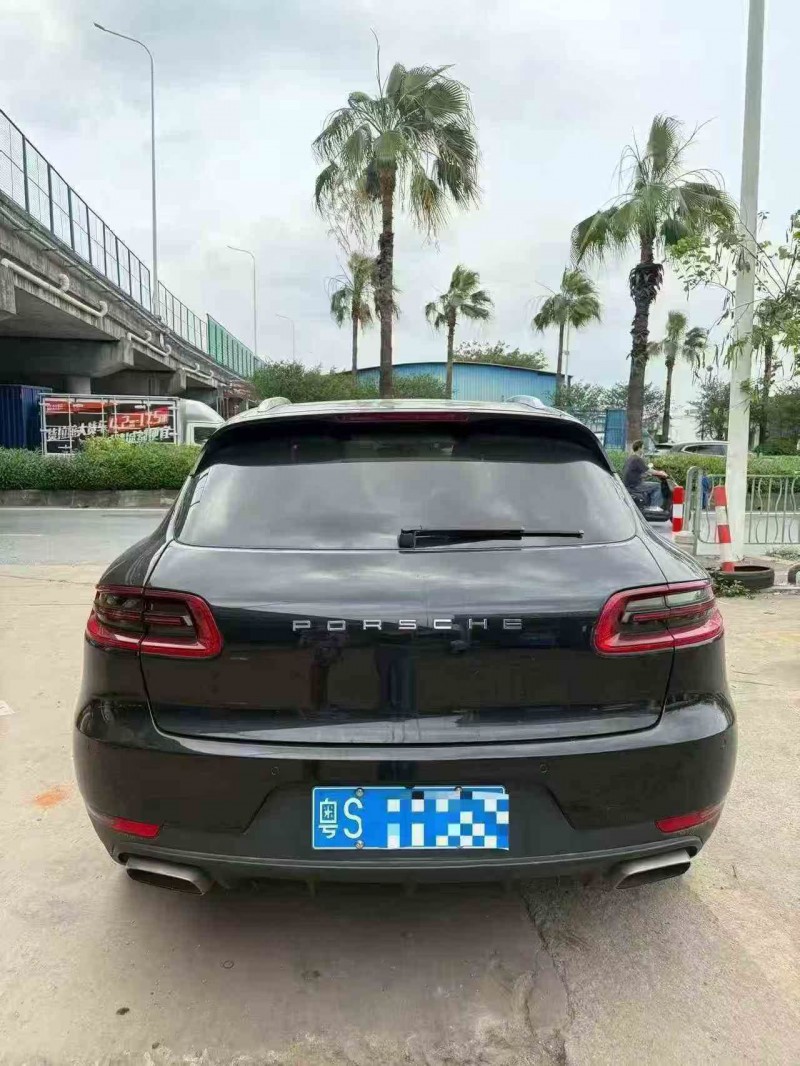 佛山17年保时捷Macan9