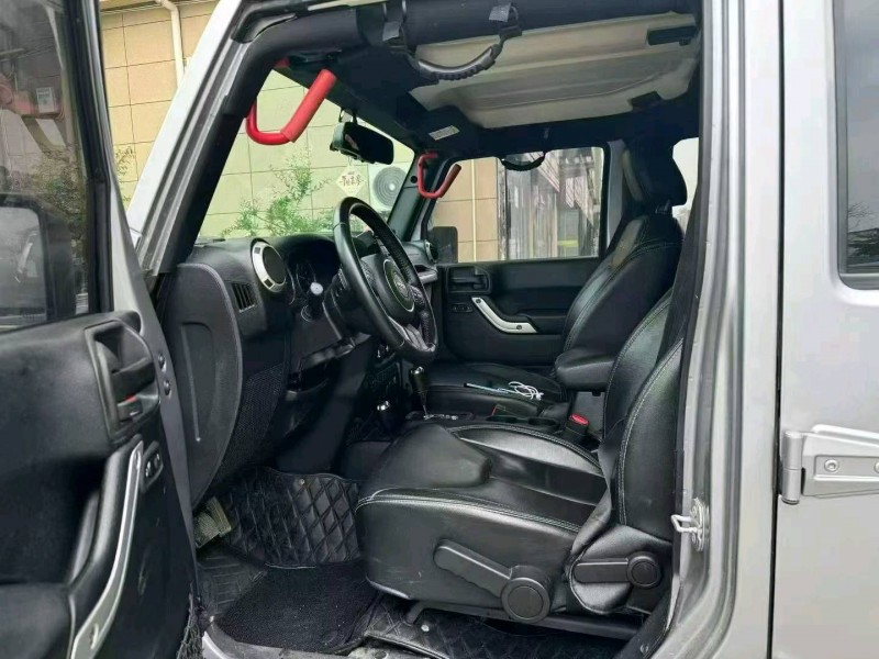 襄阳18年Jeep牧马人4