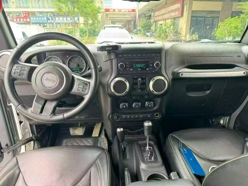 襄阳18年Jeep牧马人8