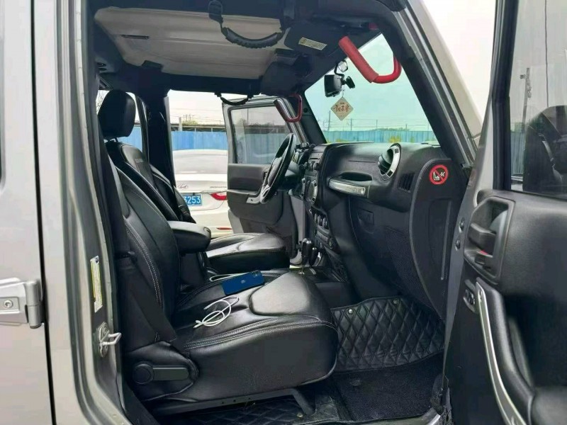 襄阳18年Jeep牧马人9