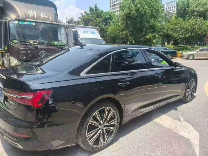 丽江21年奥迪A6L7