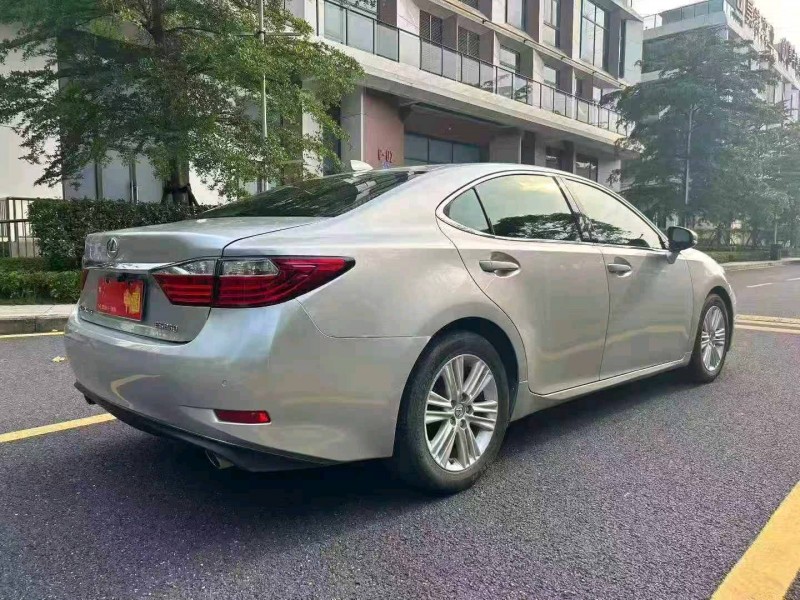 广州13年雷克萨斯ES7