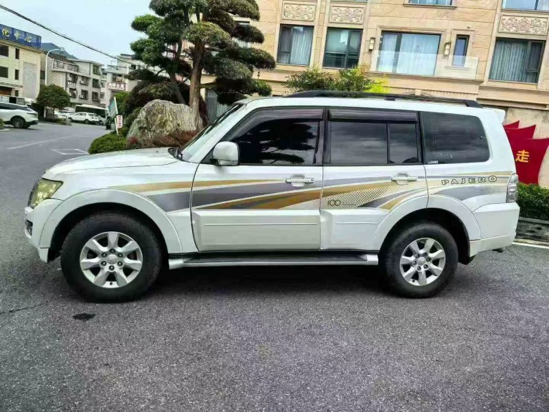 湖州18年三菱帕杰罗6