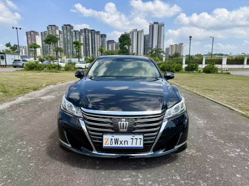 南宁16年丰田皇冠1
