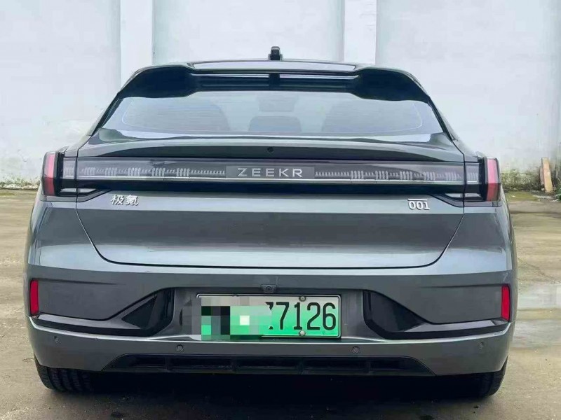 宜昌23年极氪汽车0018
