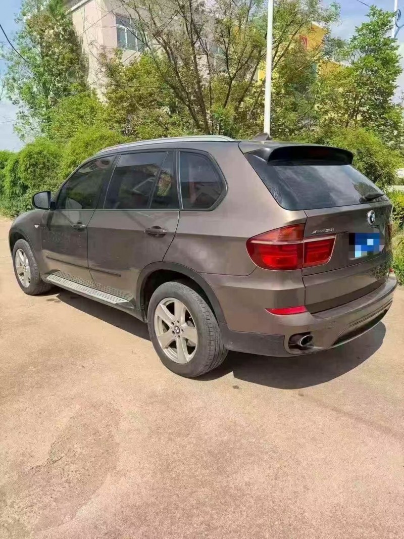 东营13年宝马X58