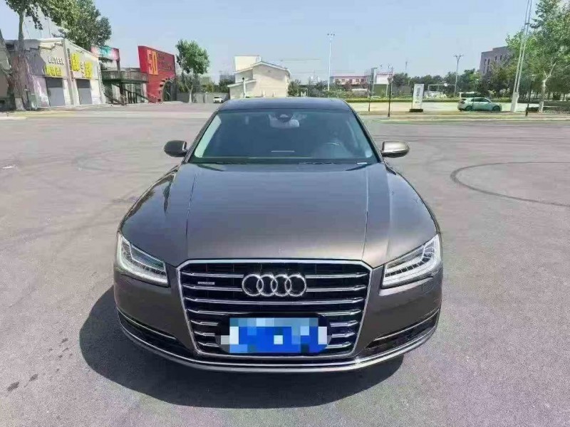 济宁18年奥迪A8L1