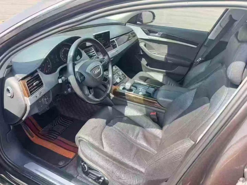济宁18年奥迪A8L4