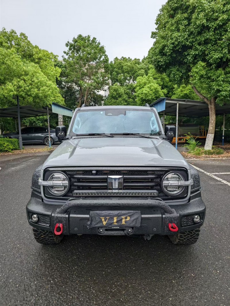 绍兴22年长城汽车坦克1