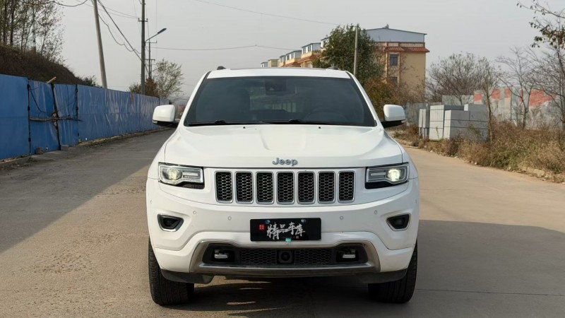 青岛17年Jeep大切诺基1
