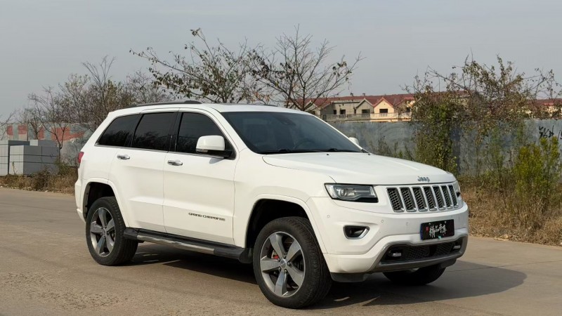 青岛17年Jeep大切诺基3