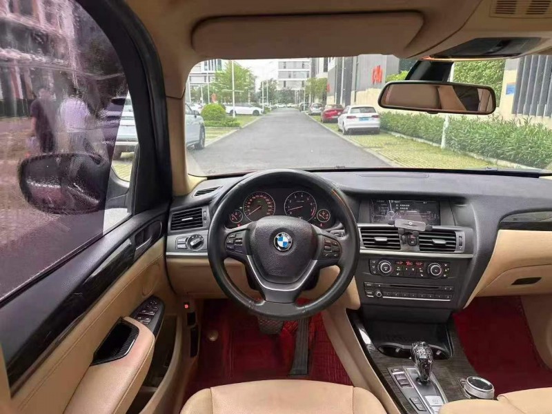 广州12年宝马X39