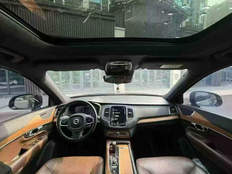 重庆20年沃尔沃XC905
