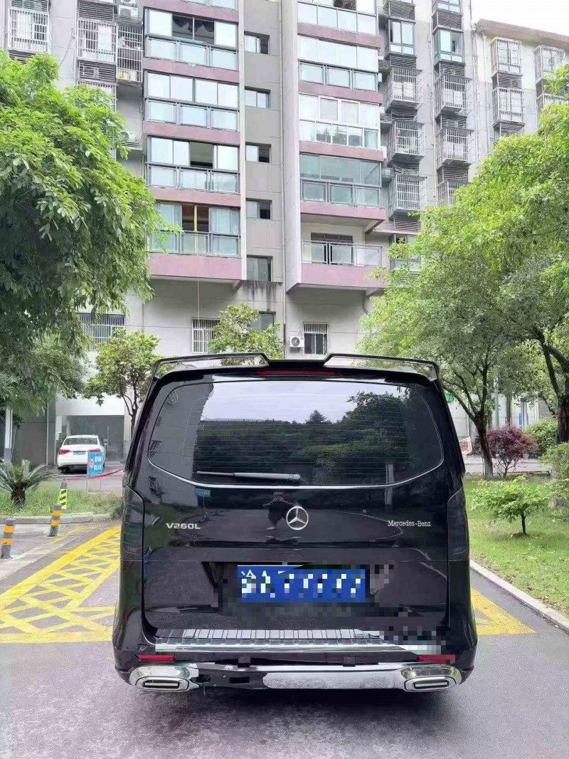 重庆24年奔驰威霆9