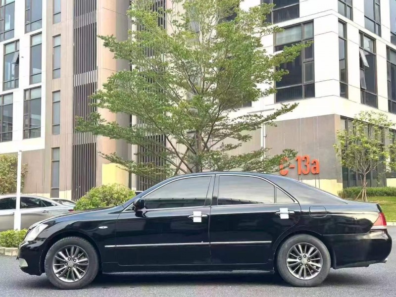 广州08年丰田皇冠4