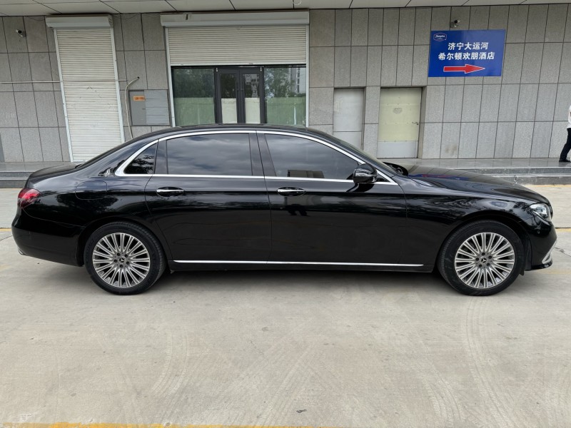 济宁22年奔驰E4