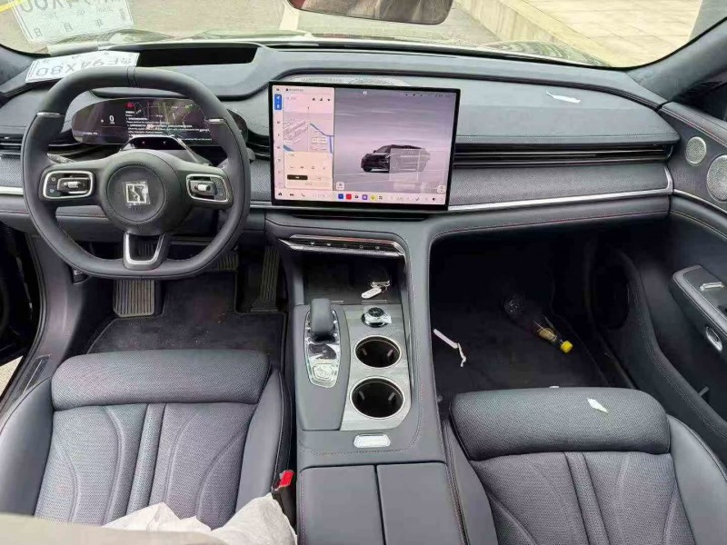 绍兴26年极氪汽车0015