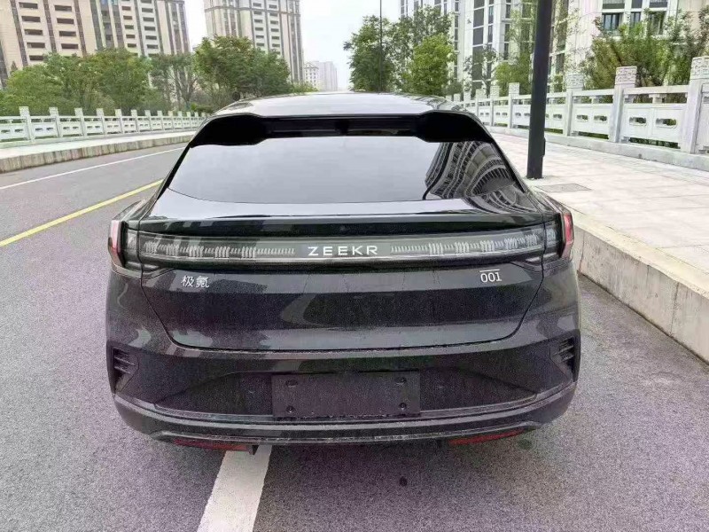 绍兴26年极氪汽车0017