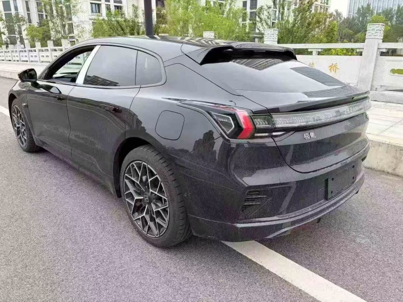 绍兴26年极氪汽车0019