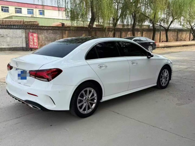 保定19年奔驰A7