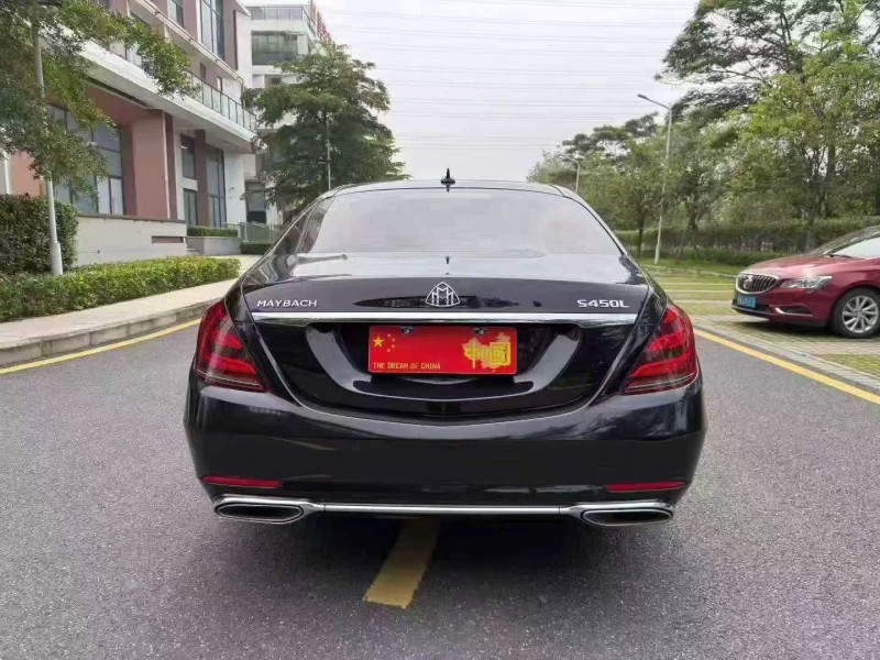 广州18年奔驰S8