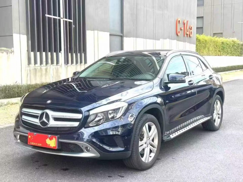 广州17年奔驰GLA4