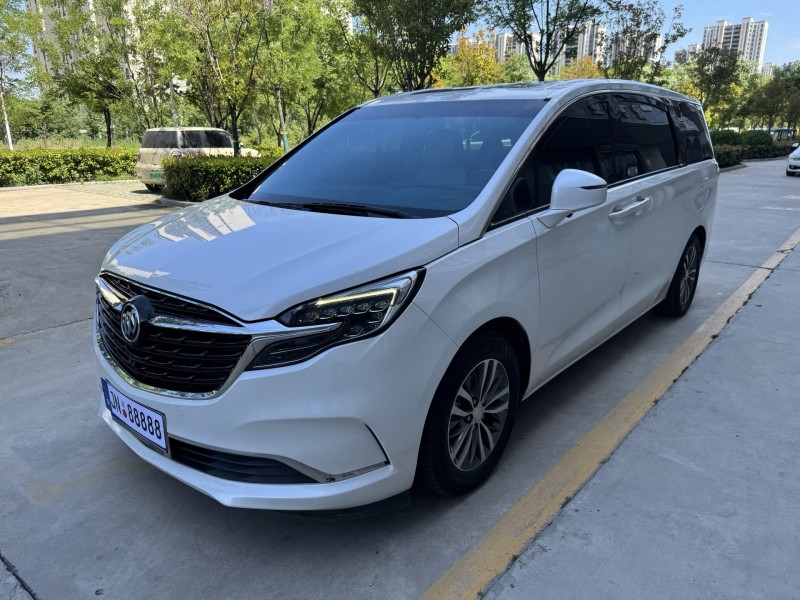 济宁21年别克GL83