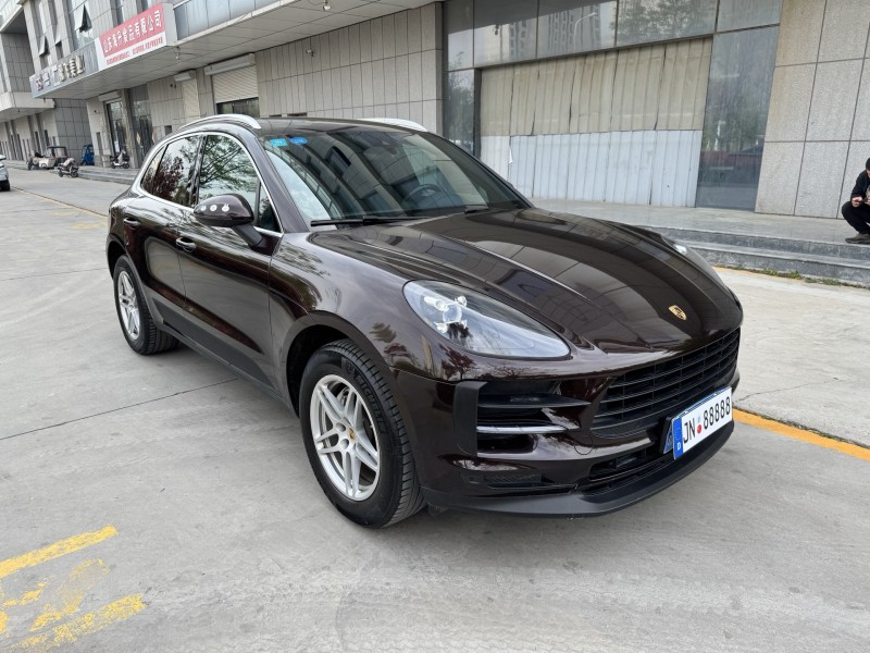 济宁20年保时捷Macan3