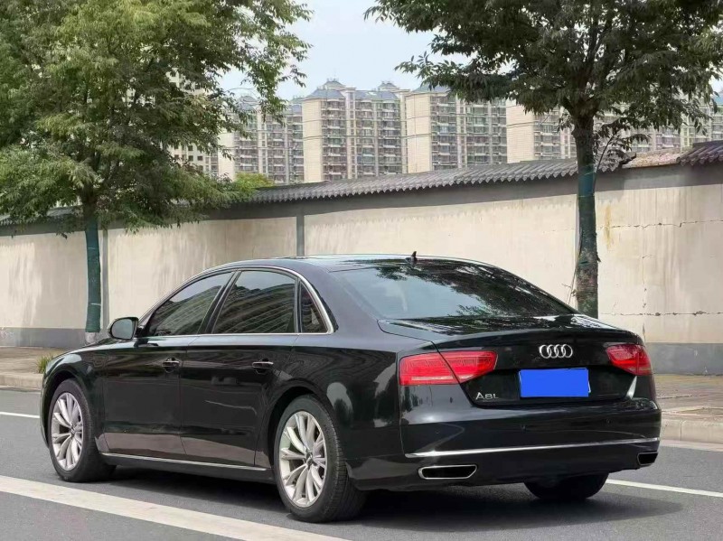 郑州11年奥迪A8L7