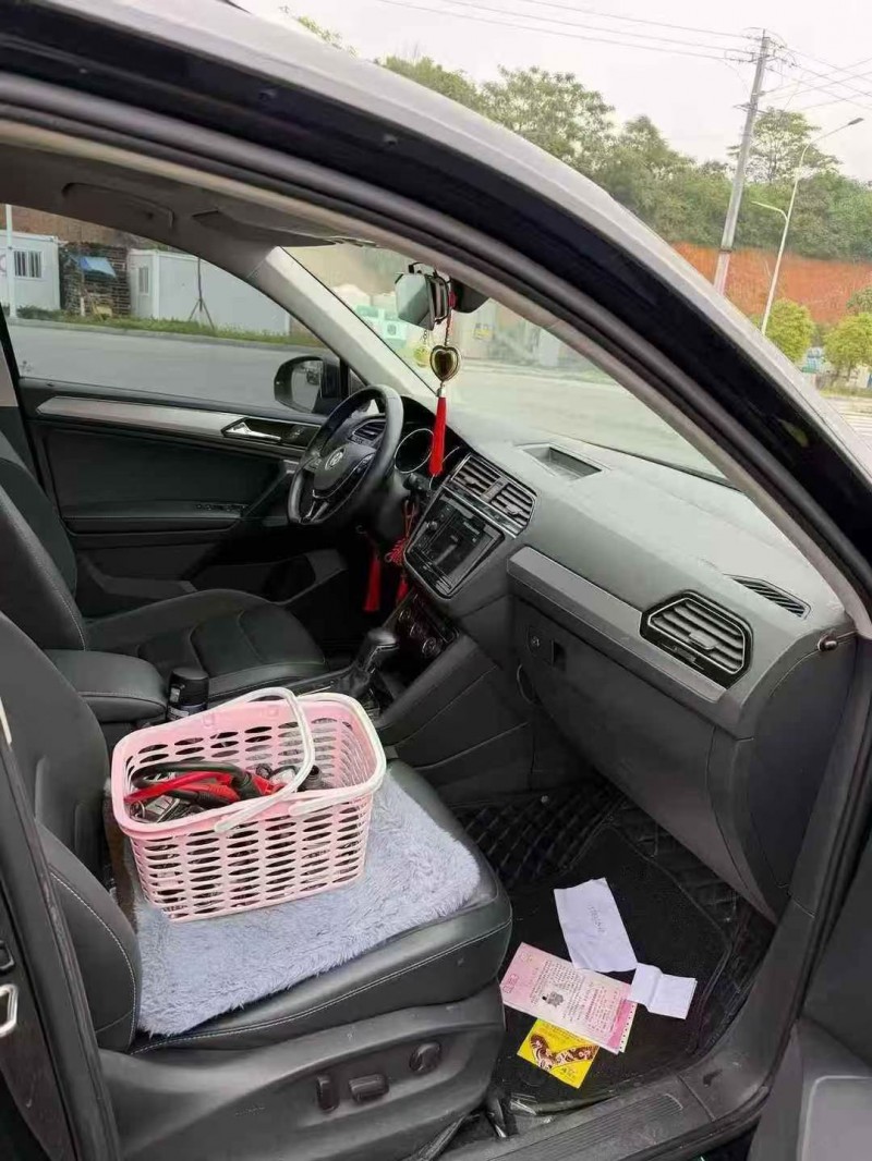 岳阳19年大众途观7